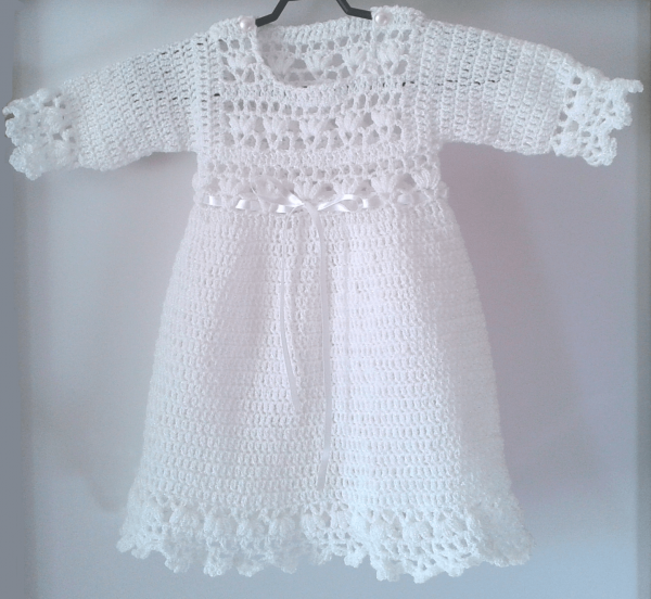 biała sukienka niemowleca szydełkowana